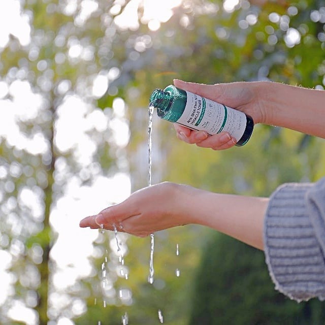 pouring miracle toner